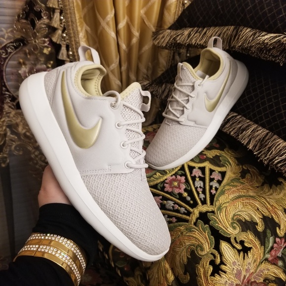 Nike Shoes - Nike Roshe Two Women's Athletic Shoes